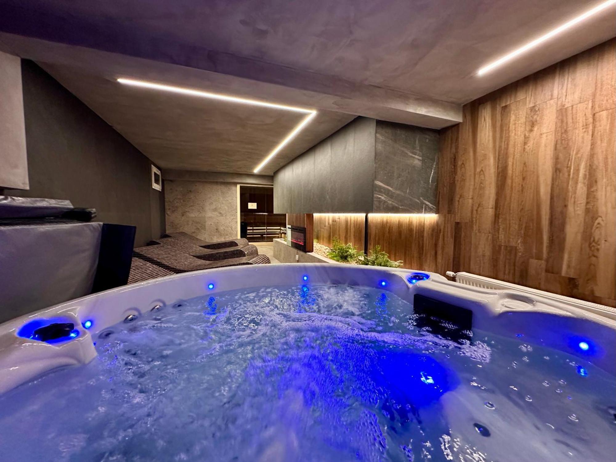 Hotel Restaurant & Spa Les Planets Les Rasses Extérieur photo