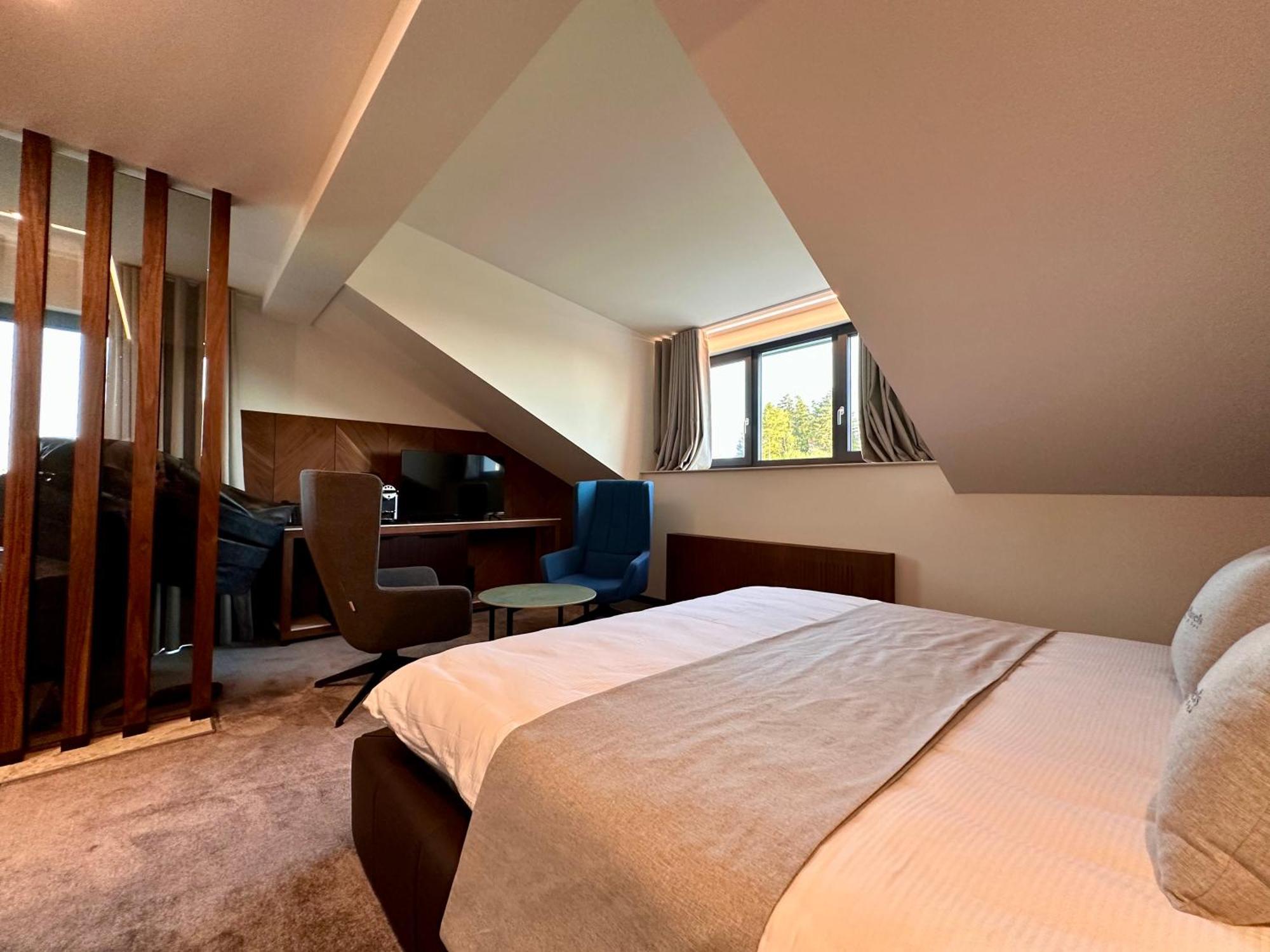 Hotel Restaurant & Spa Les Planets Les Rasses Extérieur photo