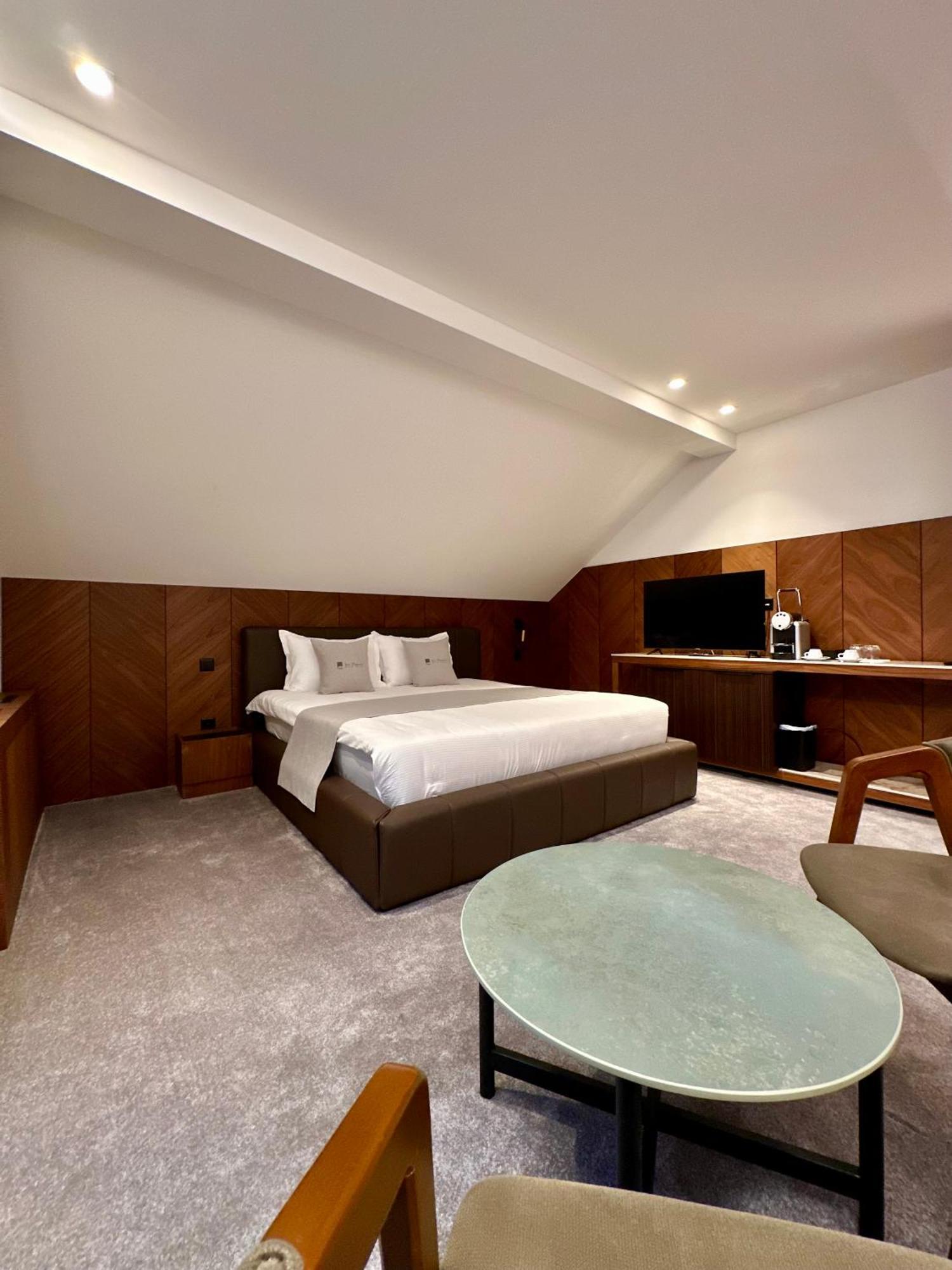Hotel Restaurant & Spa Les Planets Les Rasses Extérieur photo